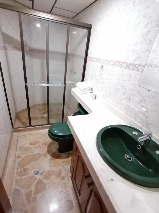 Hotel Golden Suite Pereira Exteriör bild