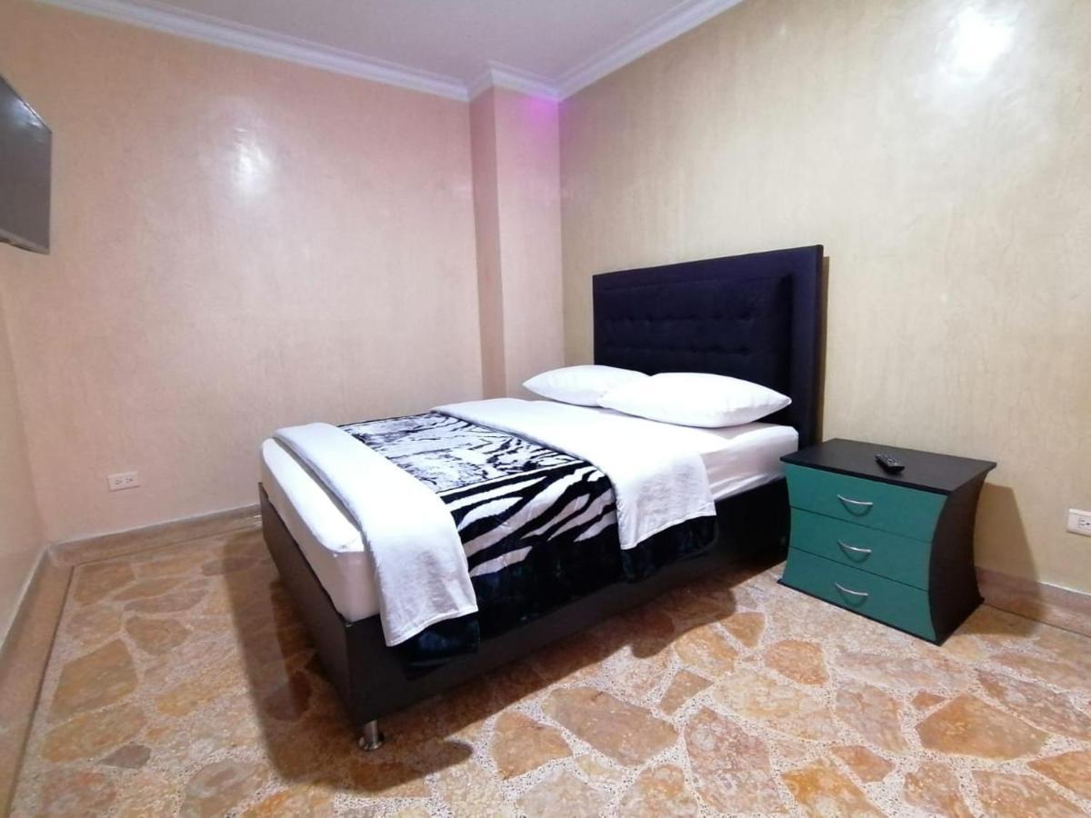 Hotel Golden Suite Pereira Exteriör bild