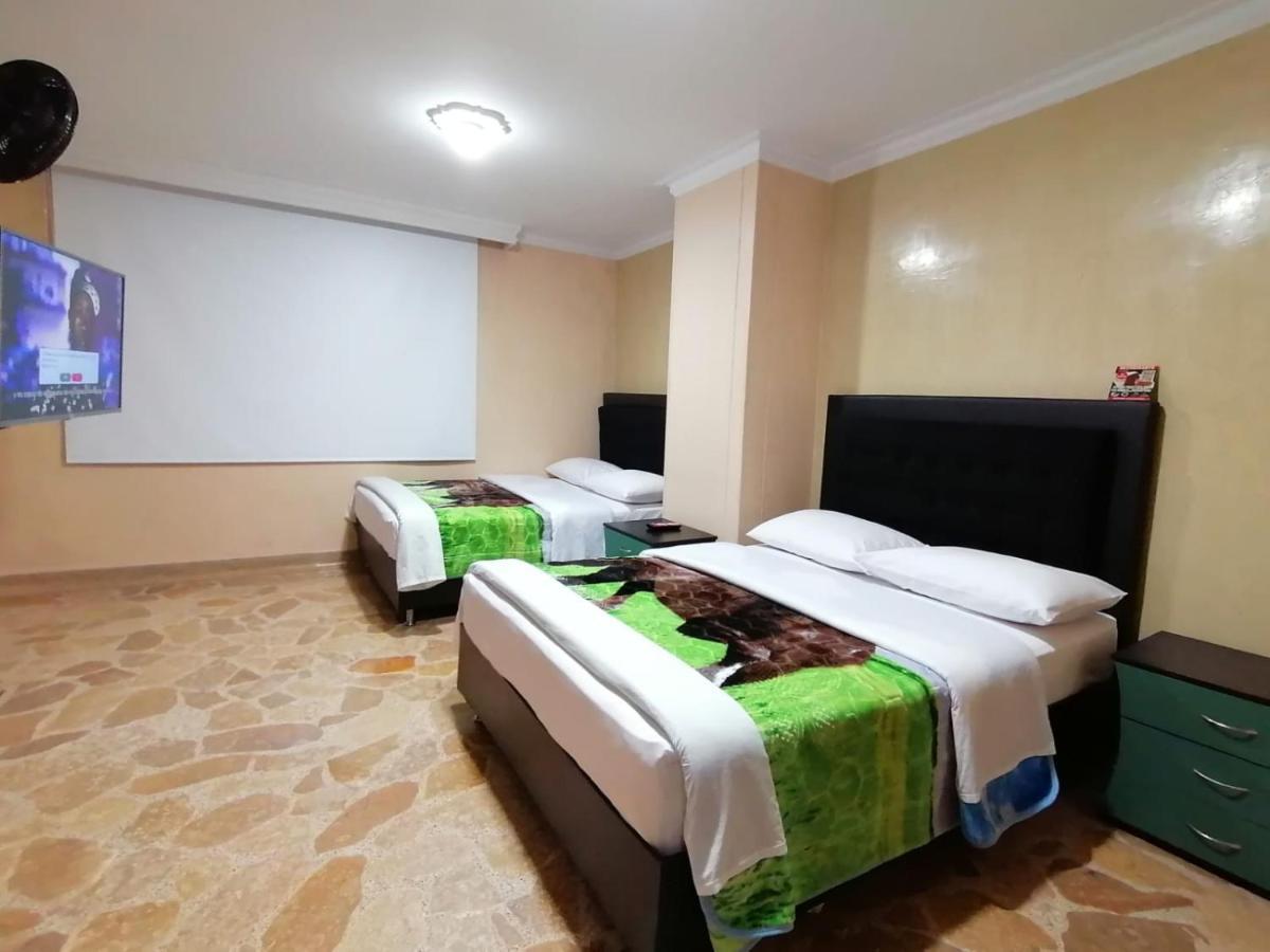 Hotel Golden Suite Pereira Exteriör bild