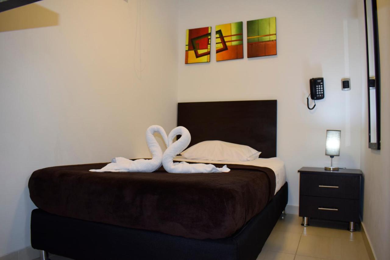 Hotel Golden Suite Pereira Exteriör bild