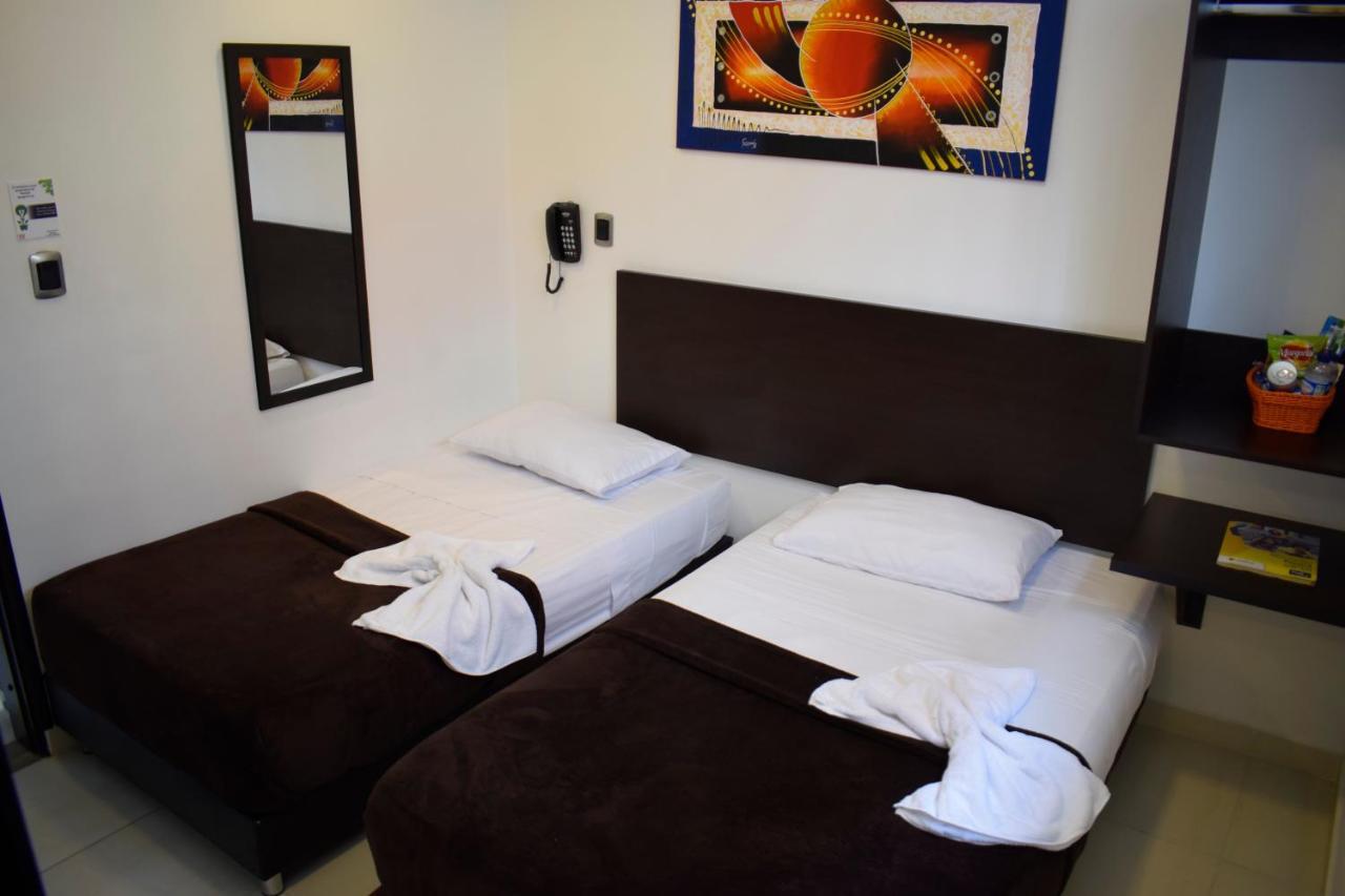 Hotel Golden Suite Pereira Exteriör bild