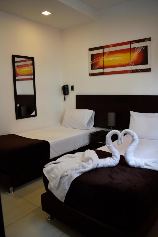 Hotel Golden Suite Pereira Exteriör bild