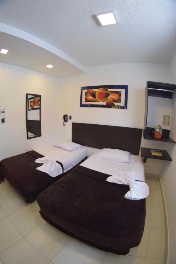 Hotel Golden Suite Pereira Exteriör bild