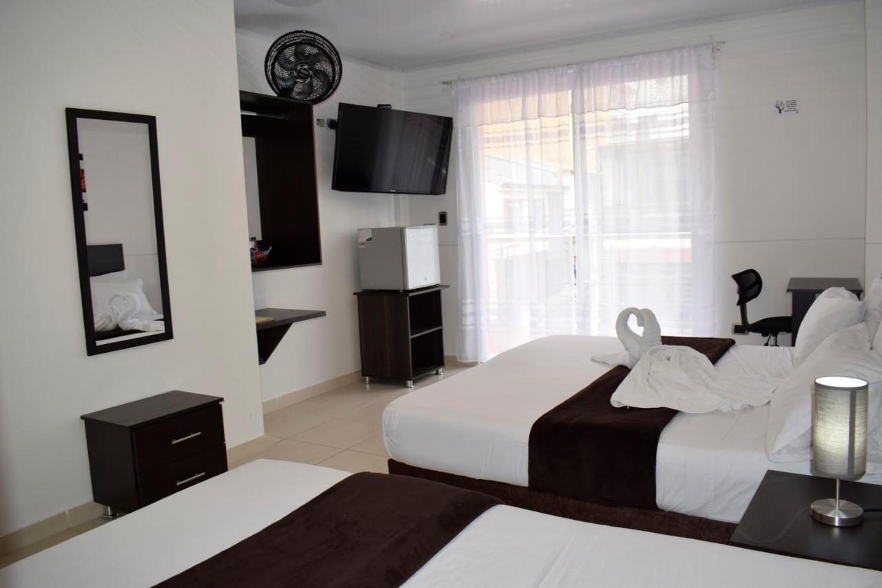 Hotel Golden Suite Pereira Exteriör bild